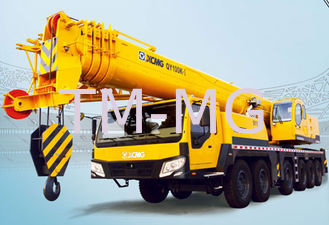 Durable QY100K-I Truck Crane , Hydraulic Mobile Crane With Embedded Block